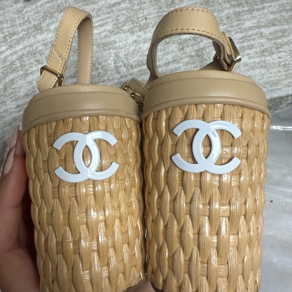 Chanel lamb skin gold chain CC Platform sandals - Picture 5 of 8